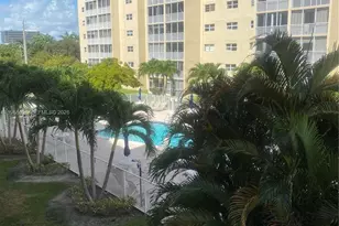 610 NE 12th Ave, Hallandale Beach, FL 33009 - Photo 33