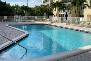 610 NE 12th Ave, Hallandale Beach, FL 33009 - Photo 39