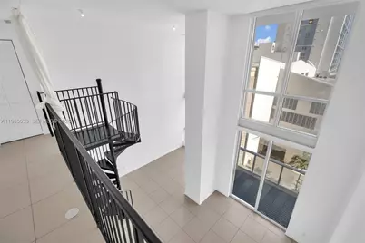 300 S Biscayne Blvd #L-822, Miami, FL 33131 - Photo 17