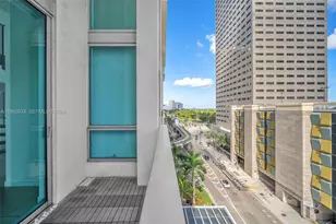 300 S Biscayne Blvd, Miami, FL 33131 - Photo 11