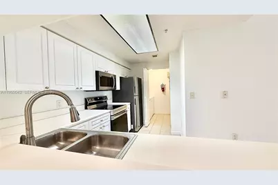 2728 Anzio Ct #308, Palm Beach Gardens, FL 33410 - Photo 9