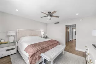 5001 Collins Ave, Miami Beach, FL 33140 - Photo 17