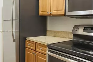 949 Riverside Dr, Coral Springs, FL 33071 - Photo 5