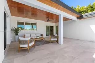 19721 NE 23rd Ave, Miami, FL 33180 - Photo 23