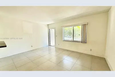 42 SW 14th St #203, Dania Beach, FL 33004 - Photo 9