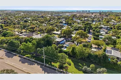 1070 13th St N, Naples, FL 34102 - Photo 1