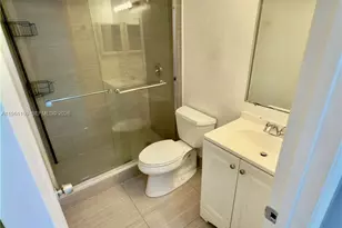 1086 N Hiatus Rd, Pembroke Pines, FL 33026 - Photo 13