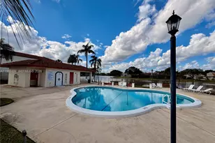 1086 N Hiatus Rd, Pembroke Pines, FL 33026 - Photo 3