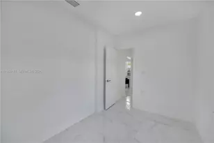 536 NW 25th Ave, Miami, FL 33125 - Photo 17