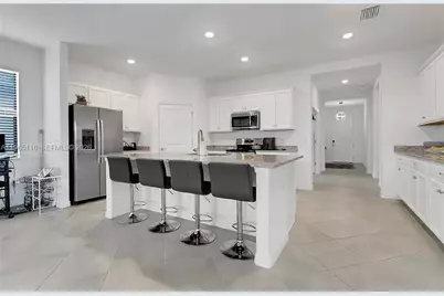 3426 Menores Way, Fort Myers, FL 33905 - Photo 5