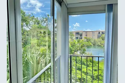 8897 Fontainebleau Blvd #303, Miami, FL 33172 - Photo 3
