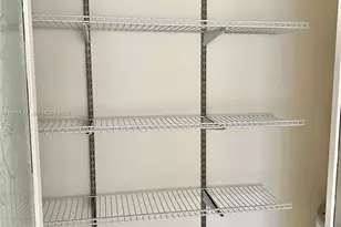 8897 Fontainebleau Blvd, Miami, FL 33172 - Photo 7