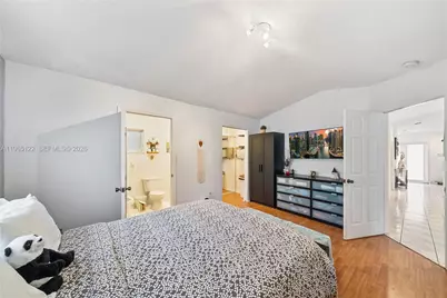 10095 NW 127th St, Hialeah Gardens, FL 33018 - Photo 5