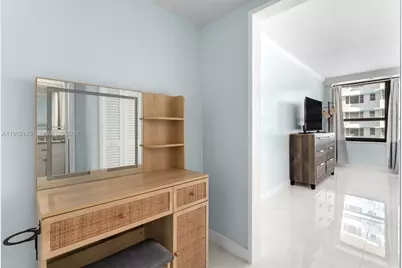 5225 Collins Ave #1108, Miami Beach, FL 33140 - Photo 15