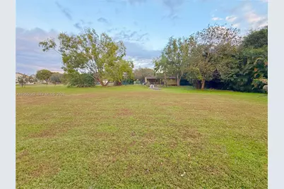 1621 SW 117th Ave, Davie, FL 33325 - Photo 35