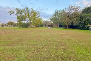 1621 SW 117th Ave, Davie, FL 33325 - Photo 35