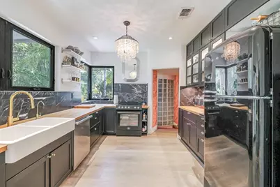 10301 N Miami Ave, Miami Shores, FL 33150 - Photo 9