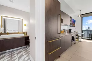 159 NE 6th St, Miami, FL 33132 - Photo 13