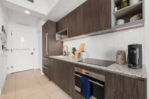 159 NE 6th St, Miami, FL 33132 - Photo 11