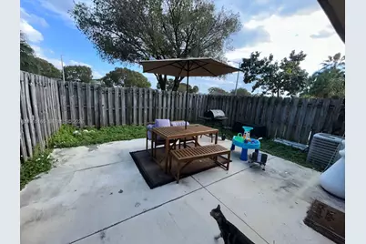 11065 NW 38th Pl, Sunrise, FL 33351 - Photo 15