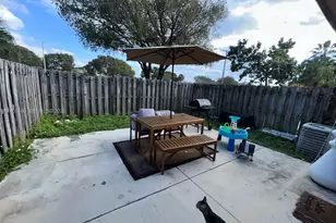 11065 NW 38th Pl, Sunrise, FL 33351 - Photo 15