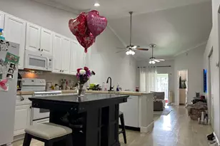 11065 NW 38th Pl, Sunrise, FL 33351 - Photo 5