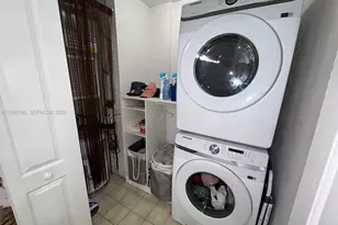 11065 NW 38th Pl, Sunrise, FL 33351 - Photo 7