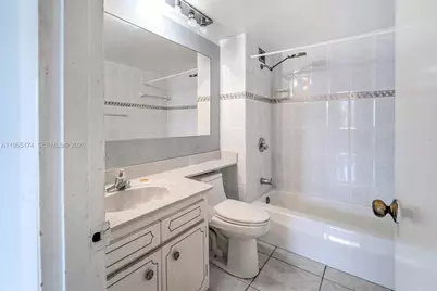 6450 Collins Ave #202, Miami Beach, FL 33141 - Photo 21