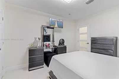 9251 Little River Blvd, Miami, FL 33147 - Photo 15