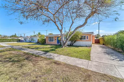 3235 SW 93rd Ct, Miami, FL 33165 - Photo 3