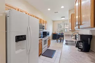 202 River Bluff Ln, Royal Palm Beach, FL 33411 - Photo 7