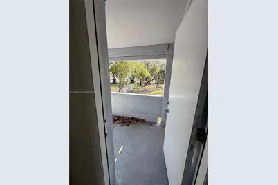 140 NW 13th St #154, Miami, FL 33136 - Photo 5