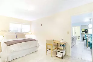 927 NE 199th St, Miami, FL 33179 - Photo 13