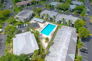 927 NE 199th St, Miami, FL 33179 - Photo 27