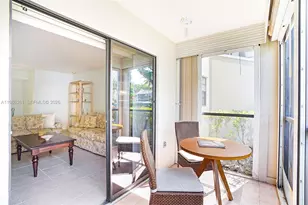 927 NE 199th St, Miami, FL 33179 - Photo 3