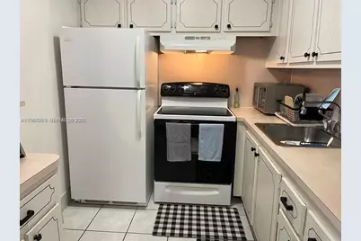 17 Westbury A #17, Deerfield Beach, FL 33442 - Photo 7