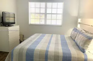 11631 SW 2nd St, Pembroke Pines, FL 33025 - Photo 9