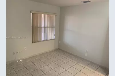 12447 NW 7th St, Miami, FL 33182 - Photo 11