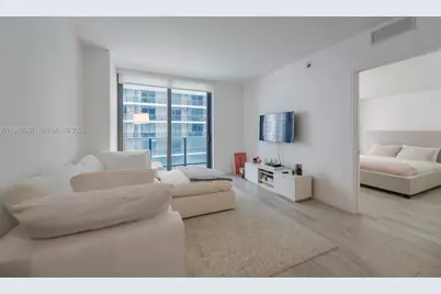 45 SW 9th St #1107, Miami, FL 33130 - Photo 3