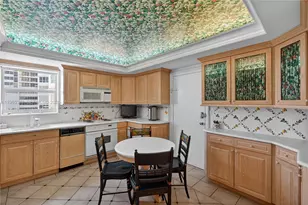 5001 Collins Ave, Miami Beach, FL 33140 - Photo 21