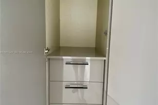 18975 Collins Ave, Sunny Isles Beach, FL 33160 - Photo 17