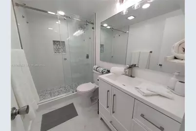 400 Golden Isles Dr #47, Hallandale Beach, FL 33009 - Photo 15