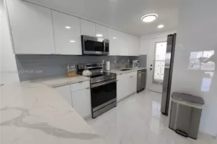 400 Golden Isles Dr, Hallandale Beach, FL 33009 - Photo 23