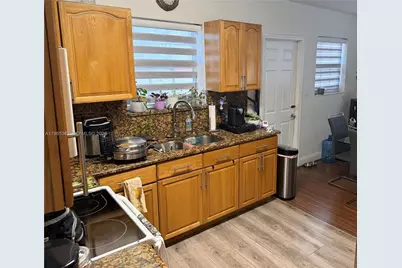 550 NW 135th St, North Miami, FL 33168 - Photo 3