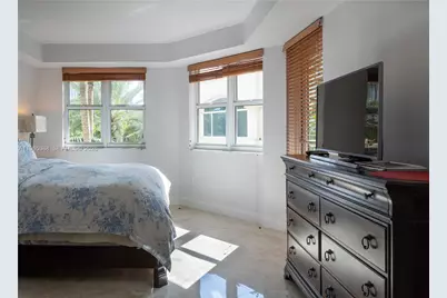 20000 E Country Club Dr #307, Aventura, FL 33180 - Photo 13