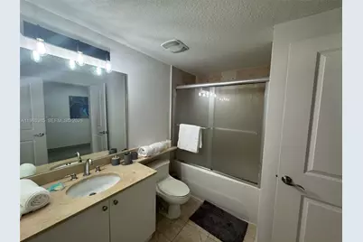 170 SE 14th St #1108, Miami, FL 33131 - Photo 5