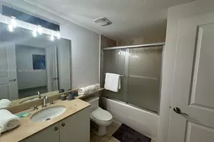 170 SE 14th St, Miami, FL 33131 - Photo 5