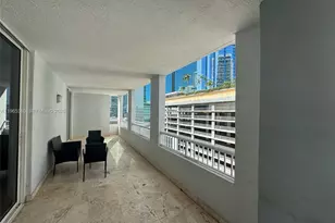 170 SE 14th St, Miami, FL 33131 - Photo 21