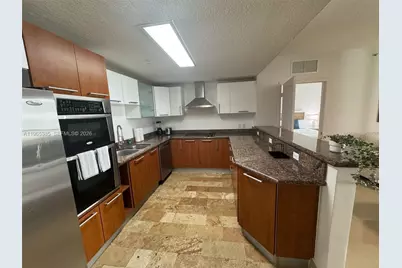 170 SE 14th St #1108, Miami, FL 33131 - Photo 9