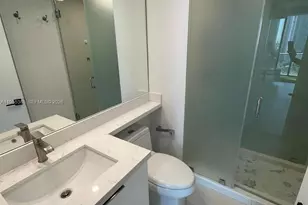 121 NE 34th St, Miami, FL 33137 - Photo 11